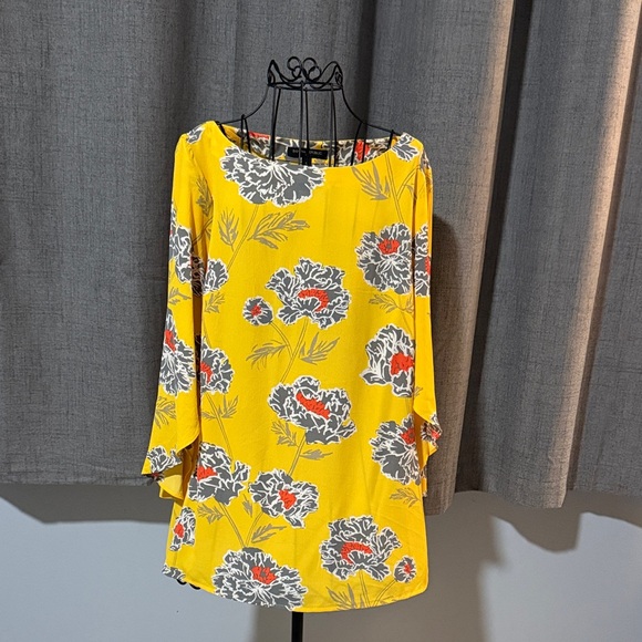 Banana Republic Tops - Banana Republic Yellow Floral Long Sleeve Top
